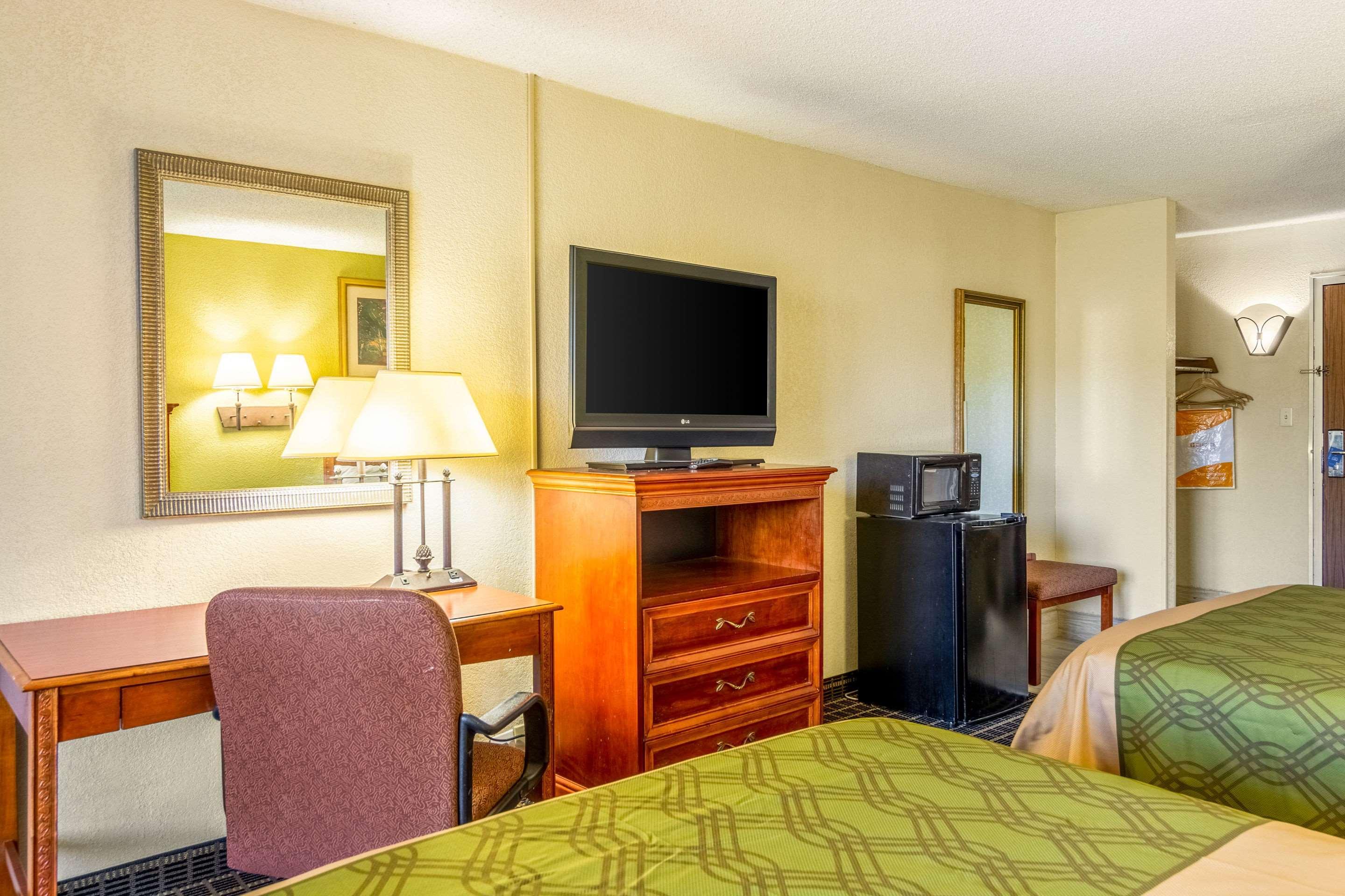 Rodeway Inn Central Ричмънд Екстериор снимка