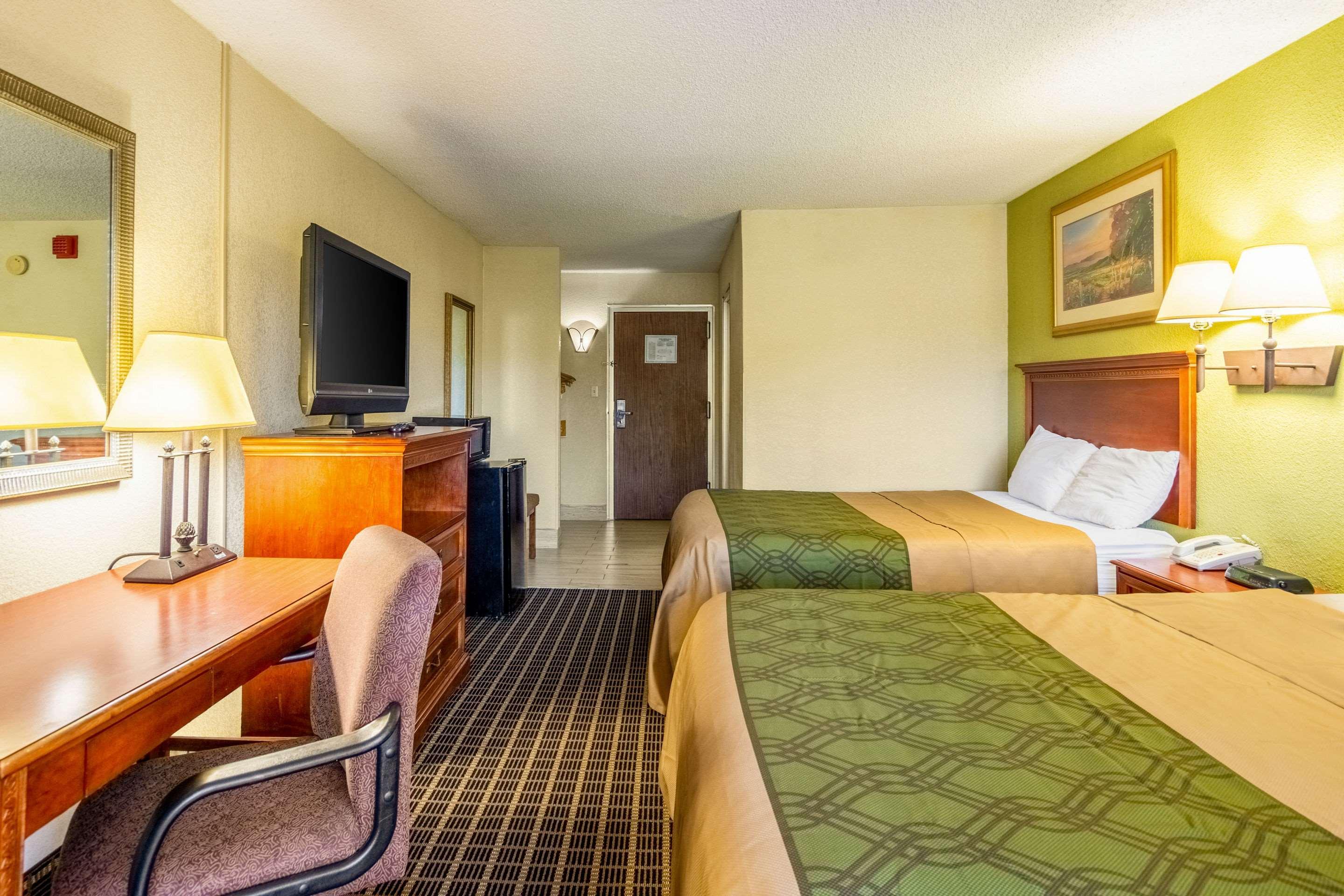 Rodeway Inn Central Ричмънд Екстериор снимка