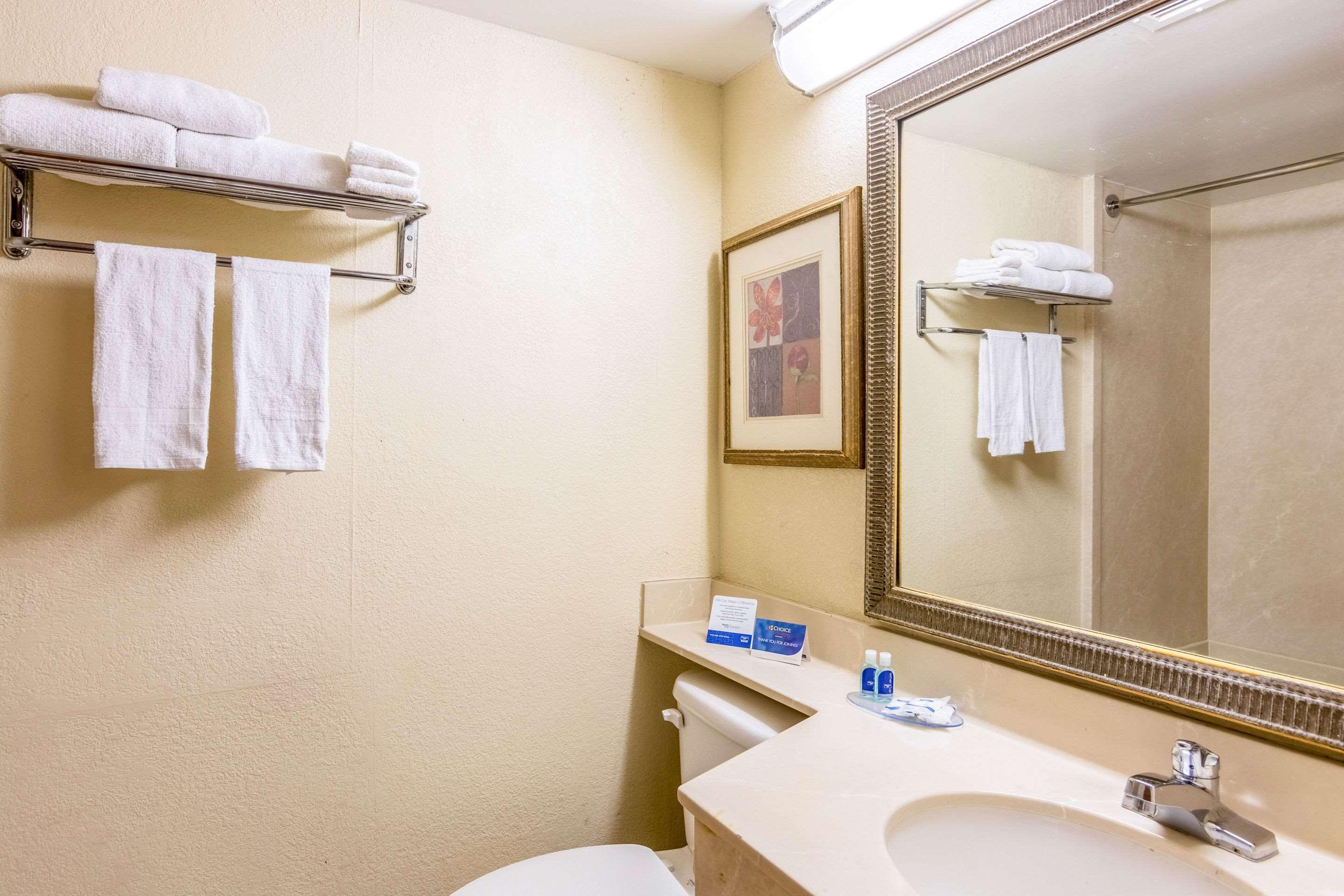 Rodeway Inn Central Ричмънд Екстериор снимка