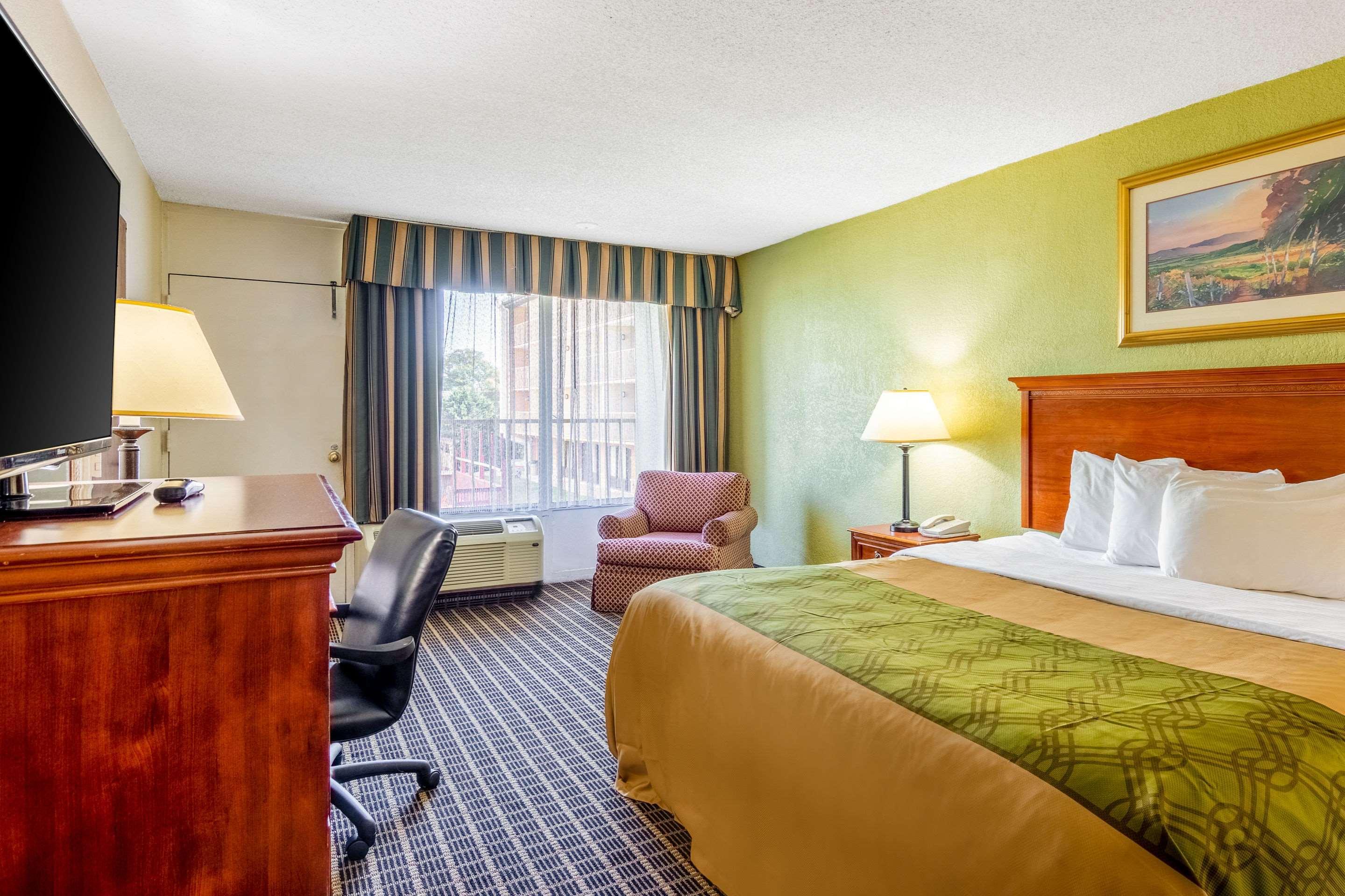 Rodeway Inn Central Ричмънд Екстериор снимка
